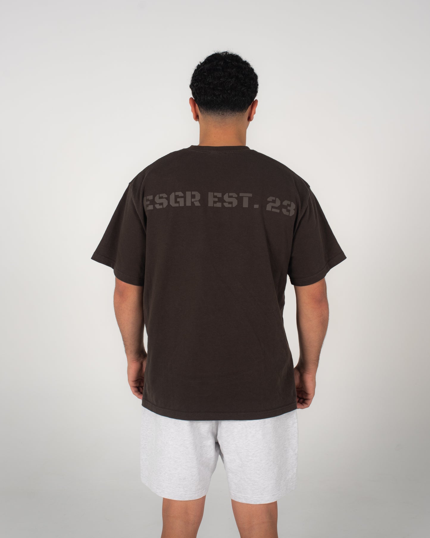 MENS PUMP TEE - CHOCOLATE