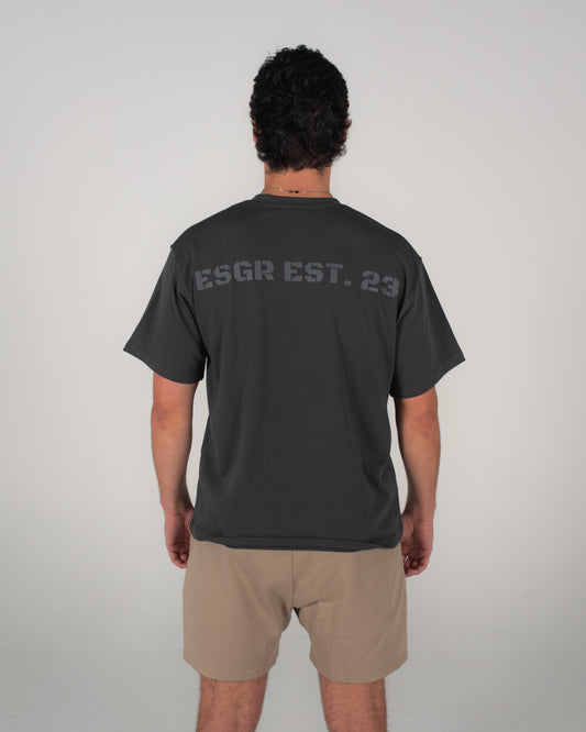 MENS PUMP TEE - MR MISTY (CHARCOAL BLACK)