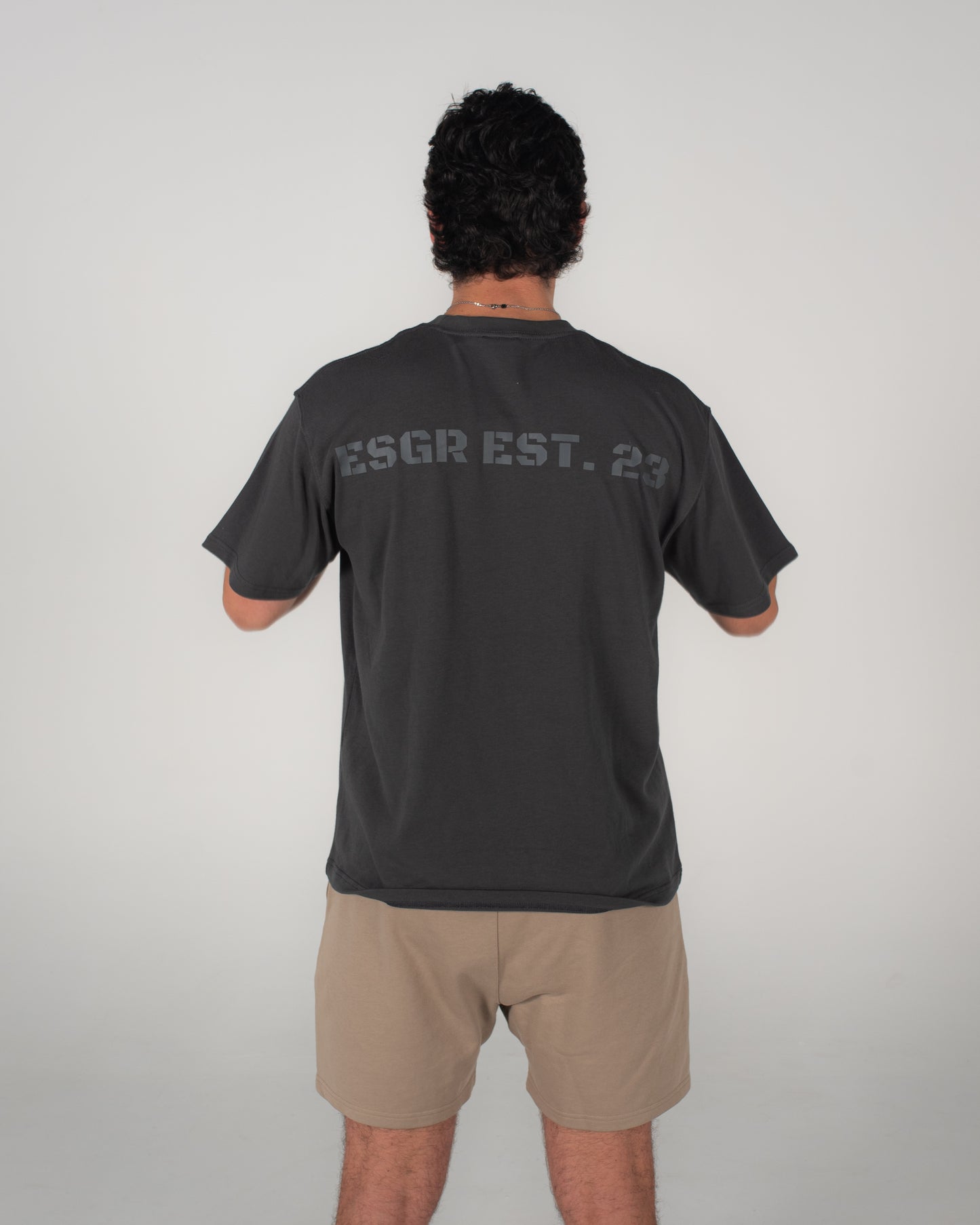 UNISEX PUMP TEE - MR MISTY (CHARCOAL BLACK)